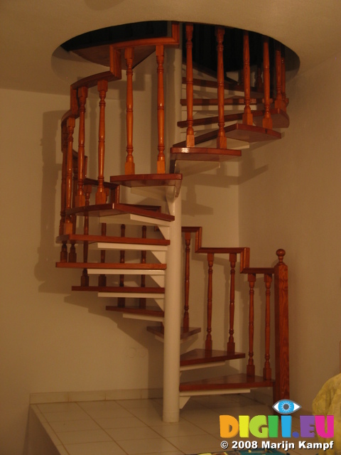 28093 Staircase in apartment